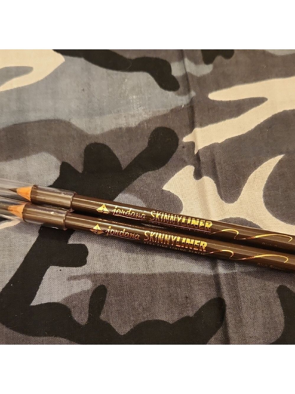 Jordana Skinny Eyeliner Liner in Brown